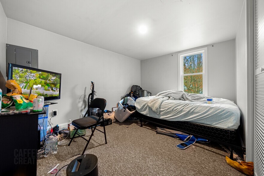 More Photos Of 15 South St, Freeport Apartments For Sale