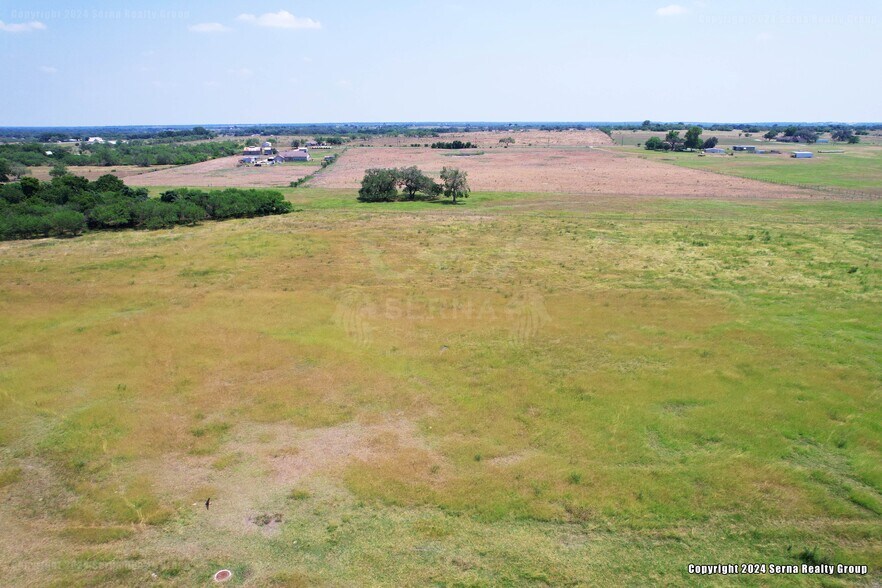More Photos Of 850 W Main St, Yorktown Land For Sale