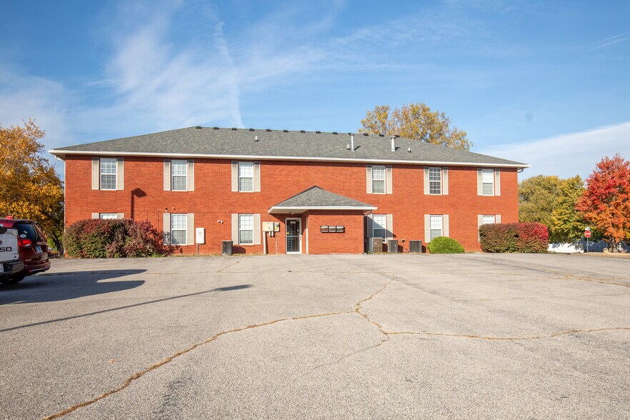More Photos Of 500 Ohara Dr, Troy Office For Sale