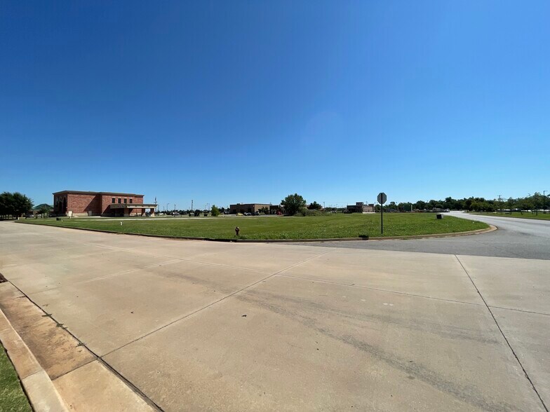 Primary Photo Of 1032 W Covell Rd, Edmond Land For Sale