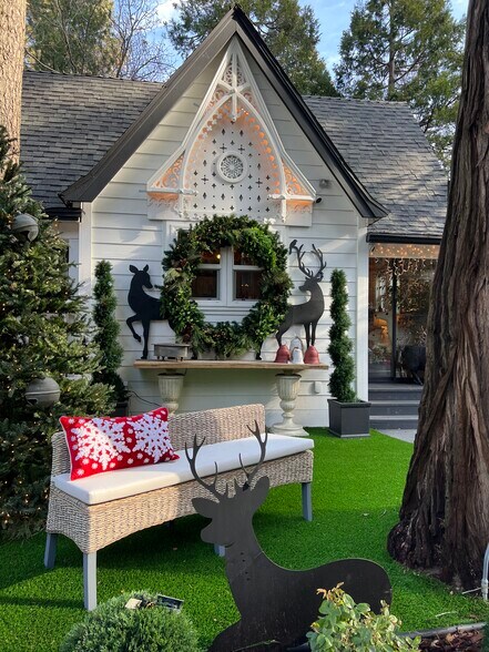 More Photos Of 27410 State Highway 189, Lake Arrowhead Storefront For Lease