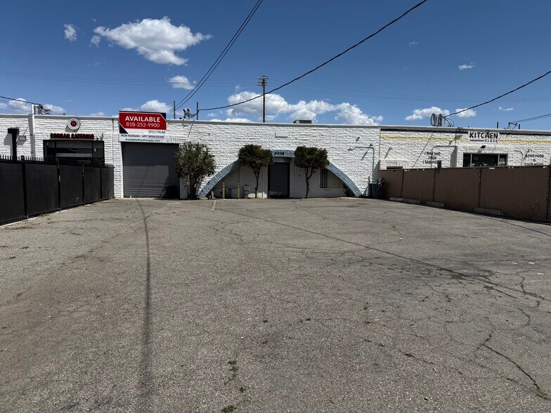 More Photos Of 9036 Owensmouth Ave, Canoga Park Manufacturing For Lease