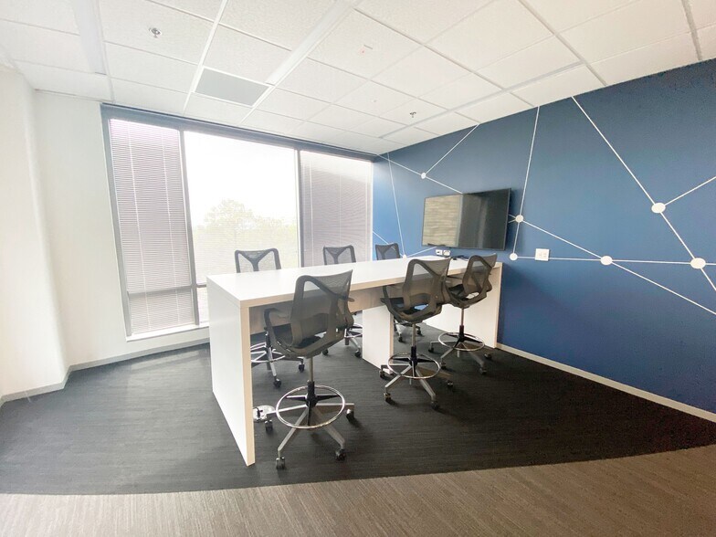 More Photos Of 1110 Sanctuary Pky, Alpharetta Office For Lease