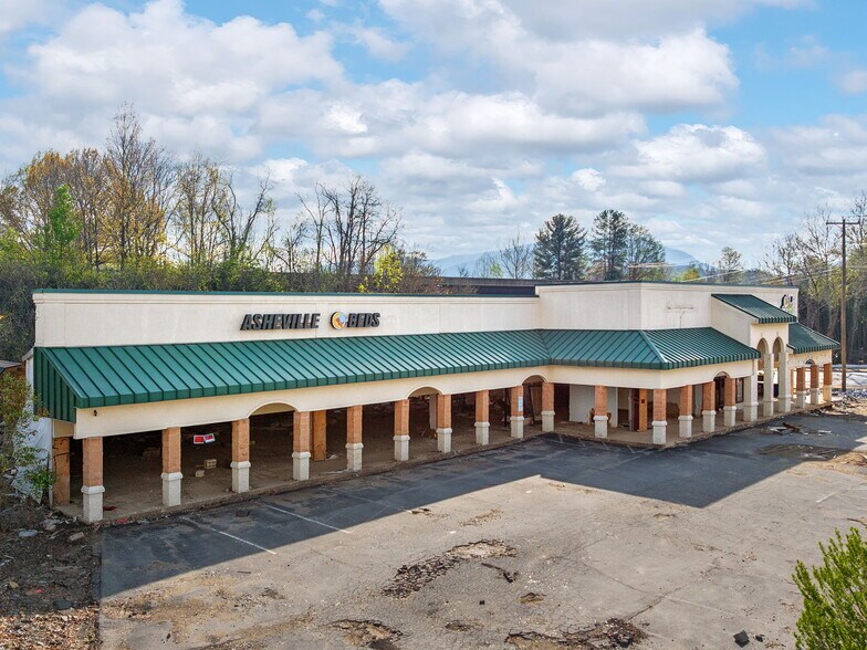 More Photos Of 90 S Tunnel Rd, Asheville Restaurant For Lease