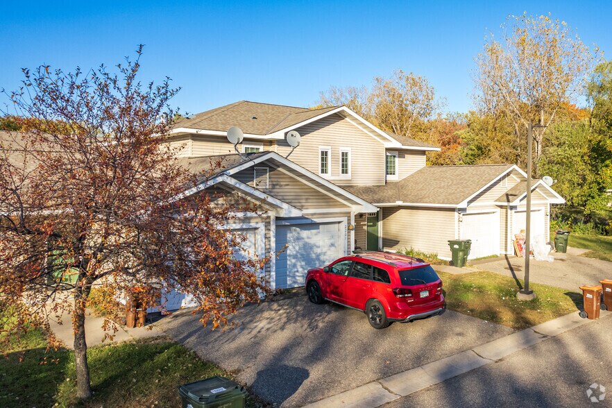 More Photos Of 2191 Van Dyke St, Maplewood Apartments For Sale
