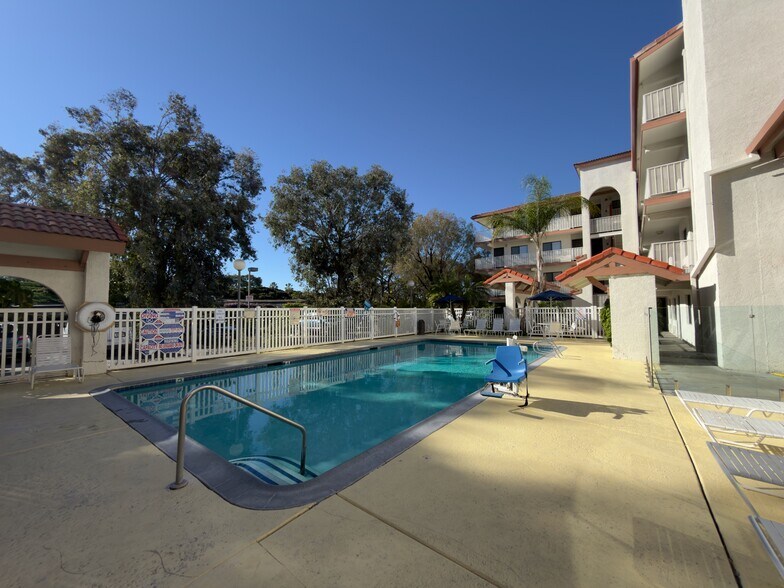 More Photos Of 7121 Beach Blvd, Buena Park Hotel For Sale