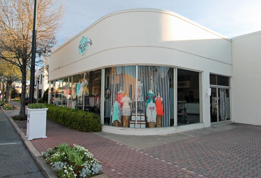 More Photos Of 12 Section St N, Fairhope Storefront For Lease