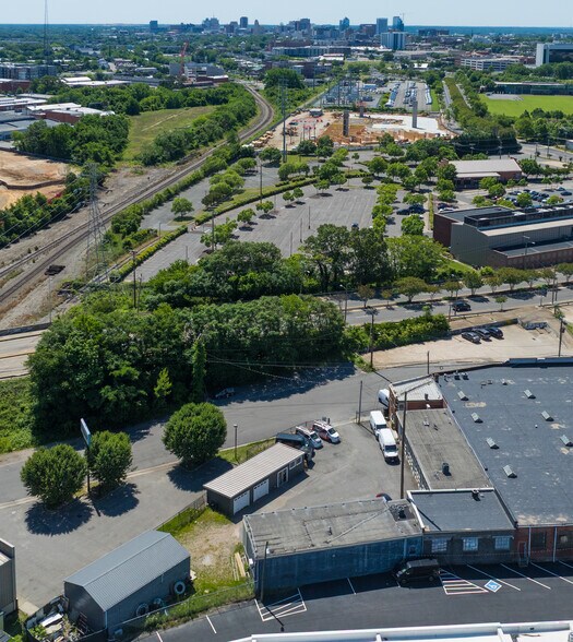 More Photos Of 1726 Altamont Ave, Richmond Warehouse For Lease