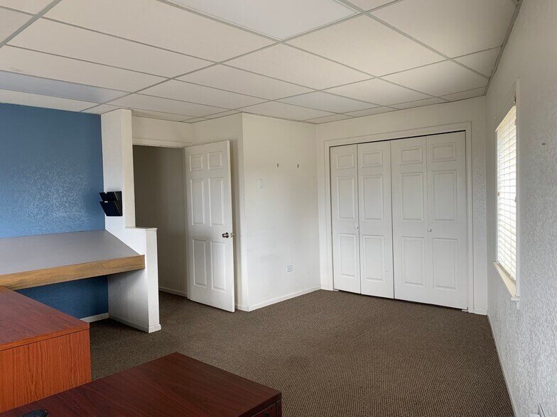 More Photos Of 14400 E Smith Rd, Aurora Warehouse For Lease