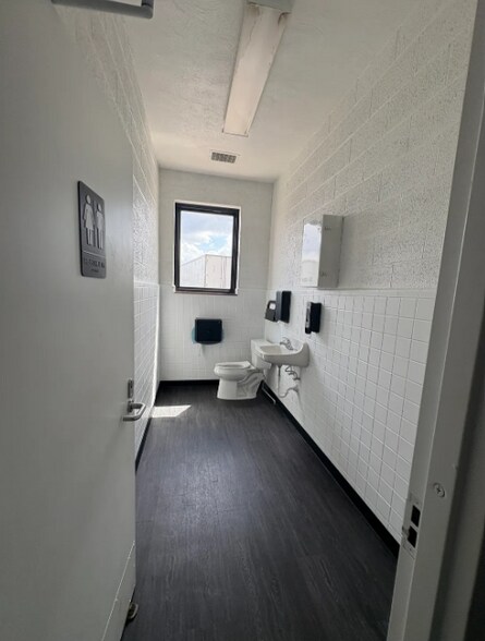 More Photos Of 987 S Mill St, Plymouth Office For Lease