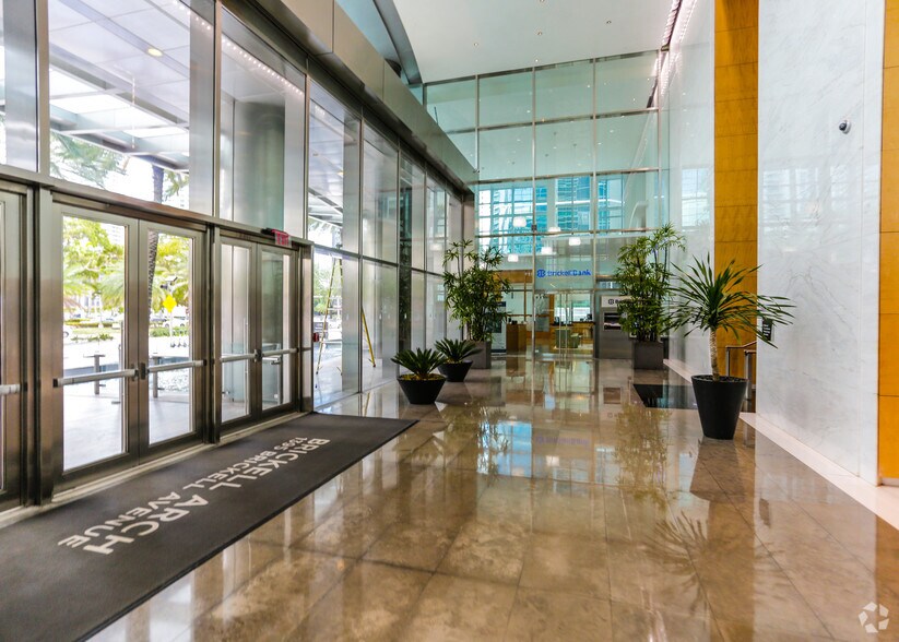 More Photos Of 1395 Brickell Ave, Miami Office For Sale
