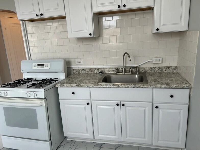 More Photos Of 5701 W Roosevelt Rd, Cicero Apartments For Lease