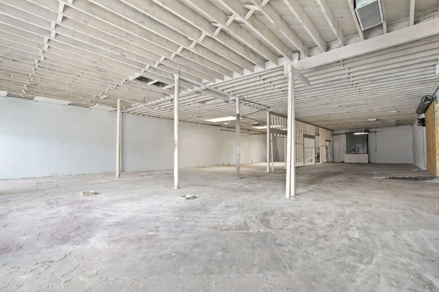 More Photos Of 1804 Lincoln Blvd, Santa Monica Storefront For Sale