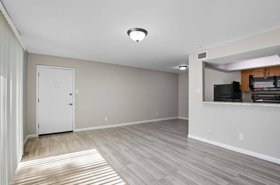 More Photos Of 11542-11556 Concord Village Ave, Saint Louis Apartments For Sale