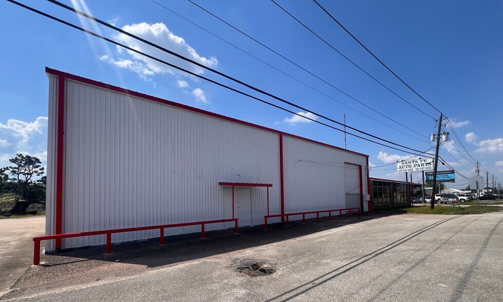 More Photos Of 13207 Highway 6, Santa Fe Auto Repair For Lease