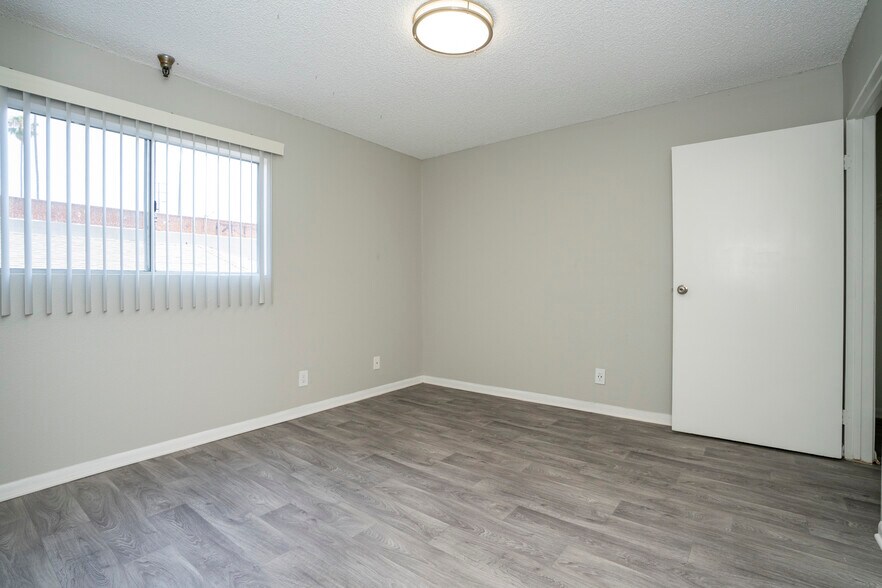 More Photos Of 117 S Avenue 64, Los Angeles Apartments For Sale
