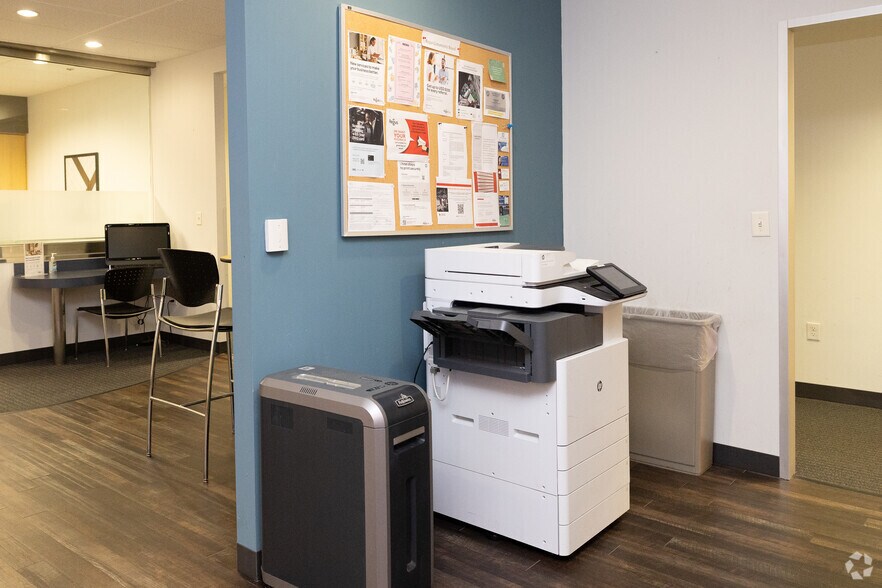 More Photos Of 841 Prudential Dr, Jacksonville Coworking Space