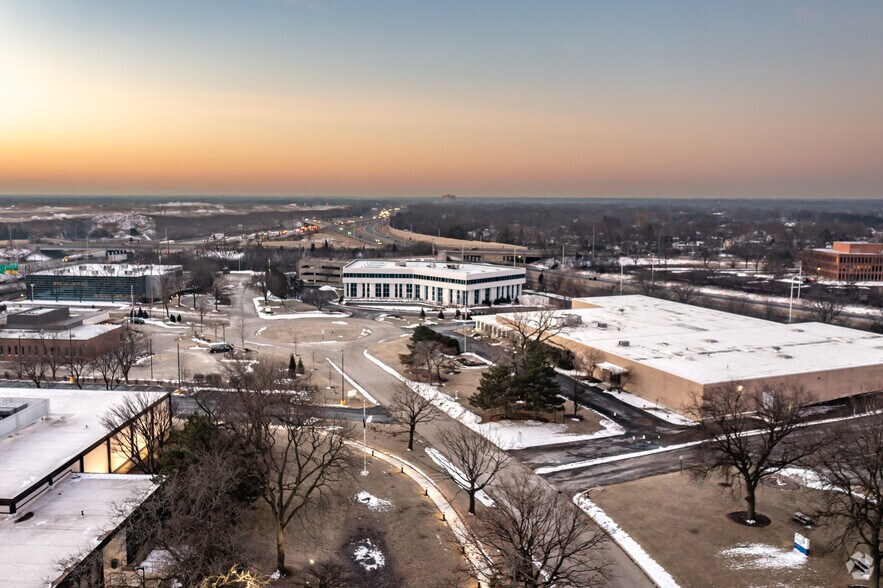 More Photos Of 2100 Swift Dr, Oak Brook Office For Lease