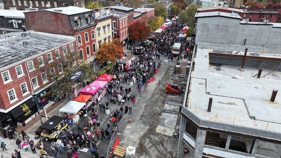 More Photos Of 118-120 Northampton St, Easton Apartments For Lease