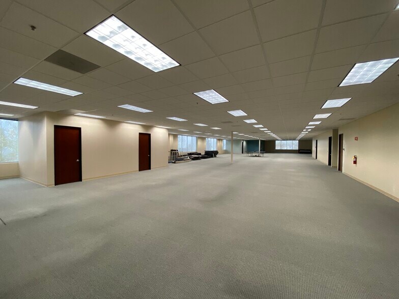 More Photos Of 18705 Madrone Pky, Morgan Hill Research And Development For Lease