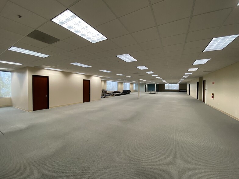 More Photos Of 18705 Madrone Pky, Morgan Hill Flex For Sale