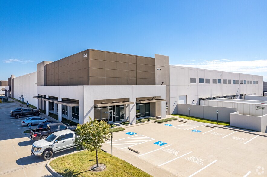 Primary Photo Of 3850 Regency Crest Dr, Garland Warehouse For Lease