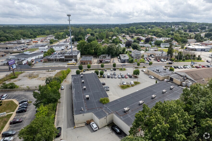 More Photos Of 1375 Park Ave, Cranston Freestanding For Lease