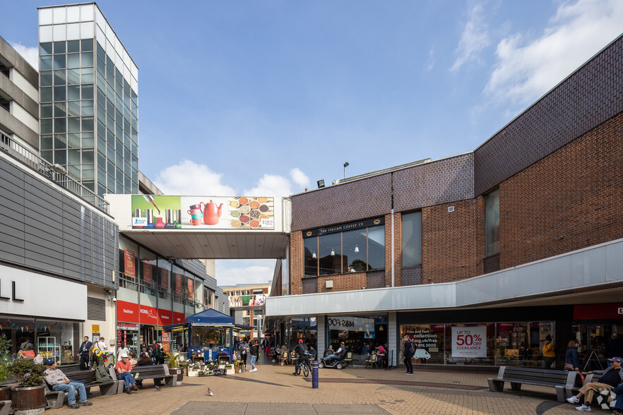 Primary Photo Of Eden Walk, Kingston Upon Thames Storefront Retail Office For Lease