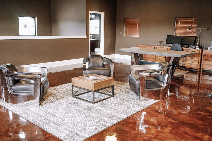 More Photos Of 12244 US Highway 98, Miramar Beach Showroom For Sale