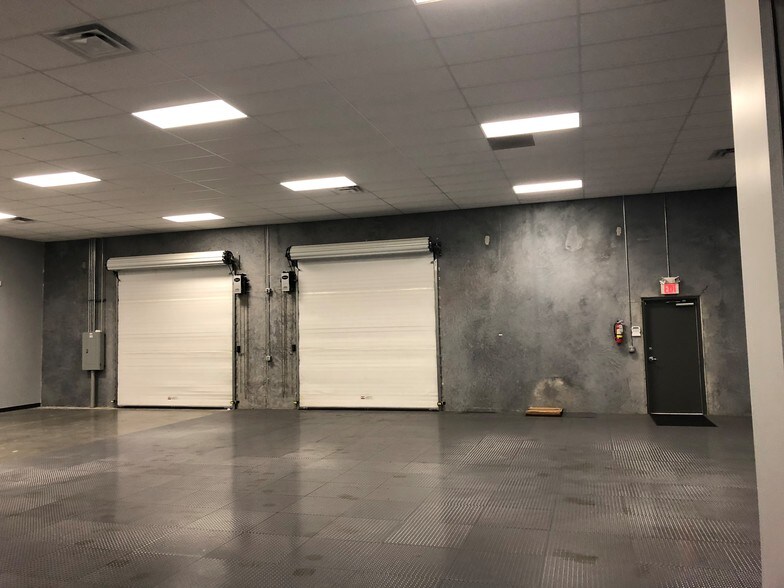 More Photos Of 9038 Camden Field Pky, Riverview Flex For Lease