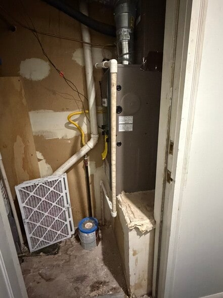 More Photos Of 1748 Eastern Ave, Baltimore Flex For Sale