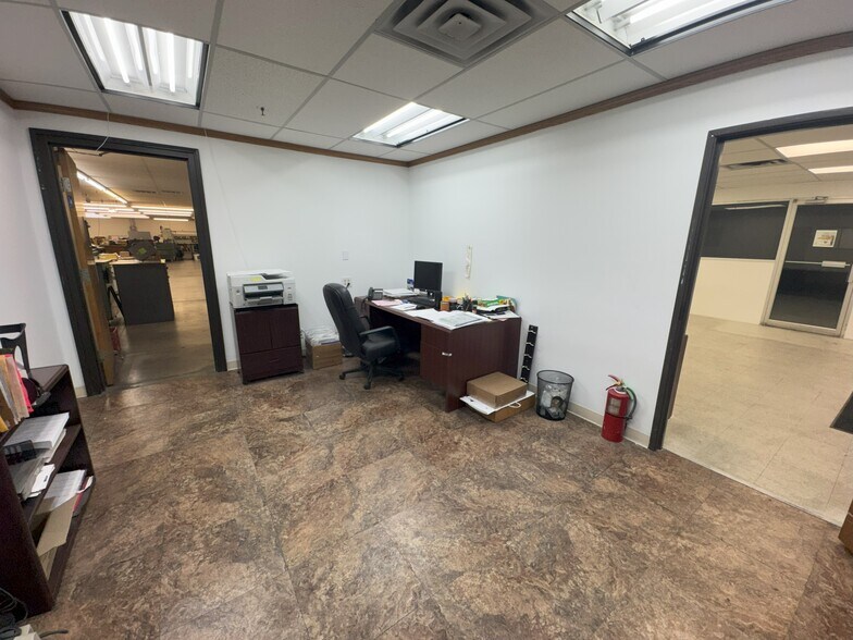 More Photos Of 6716 E 12th St, Tulsa Manufacturing For Lease