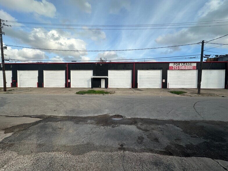 More Photos Of 521 N Bryan St, Houston Manufacturing For Lease