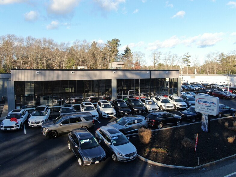 More Photos Of 32 Schoosett St, Pembroke Auto Dealership For Lease