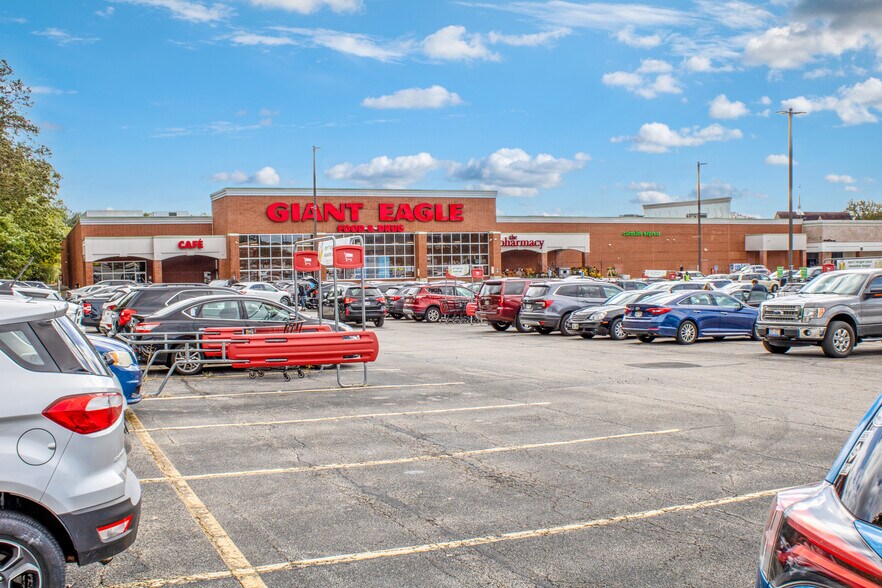 Primary Photo Of 2755 W Market St, Fairlawn Unknown For Lease