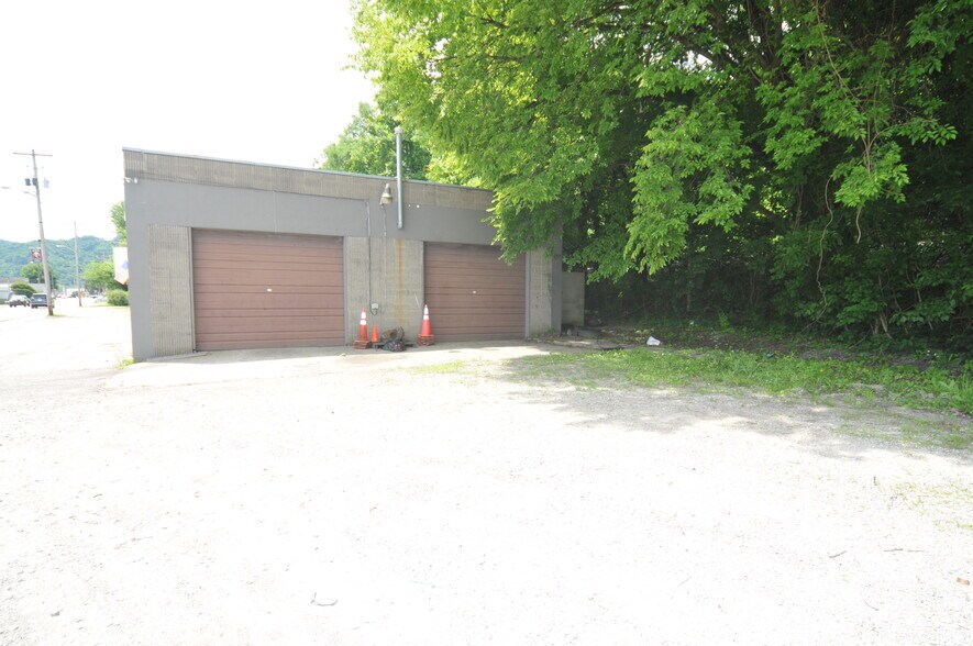 More Photos Of 8131 Maccorkle Ave, Charleston Auto Repair For Sale