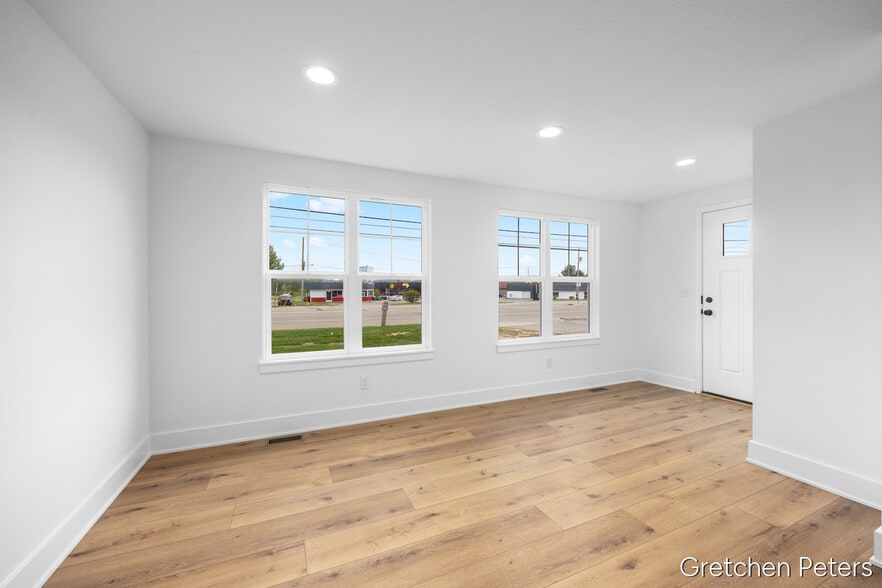 More Photos Of 5352 Plainfield Ave NE, Grand Rapids Storefront Retail Residential For Sale