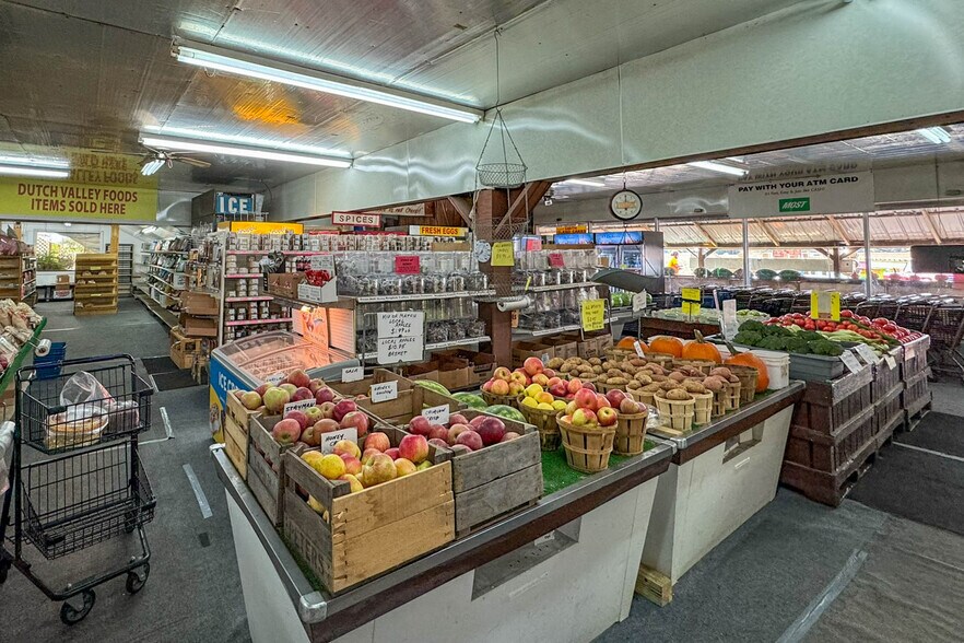 More Photos Of 13685 Ocean Gateway, Wye Mills General Retail For Sale