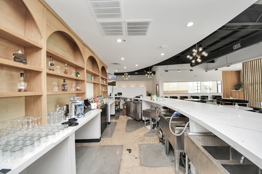 More Photos Of 30625 Kingsland Blvd, Brookshire Storefront For Sale