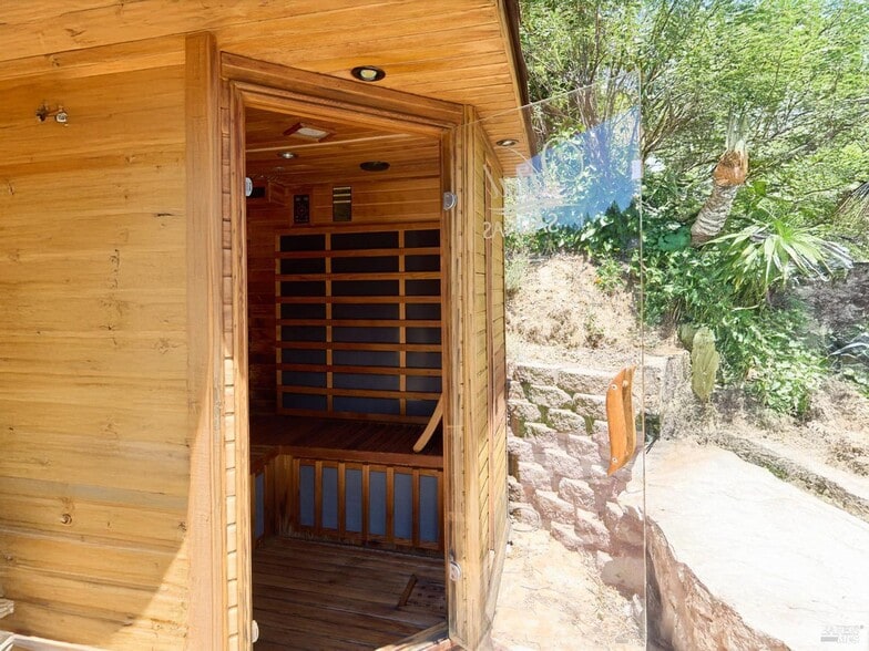 More Photos Of 19400 Scenic Dr, Redwood Valley Specialty For Sale