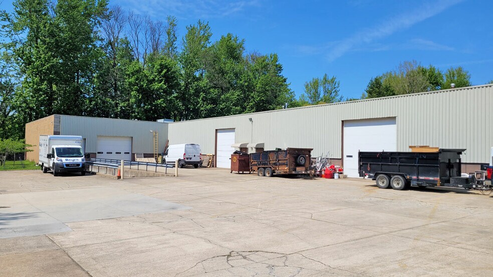 More Photos Of 950 Erie Rd, Eastlake Manufacturing For Sale