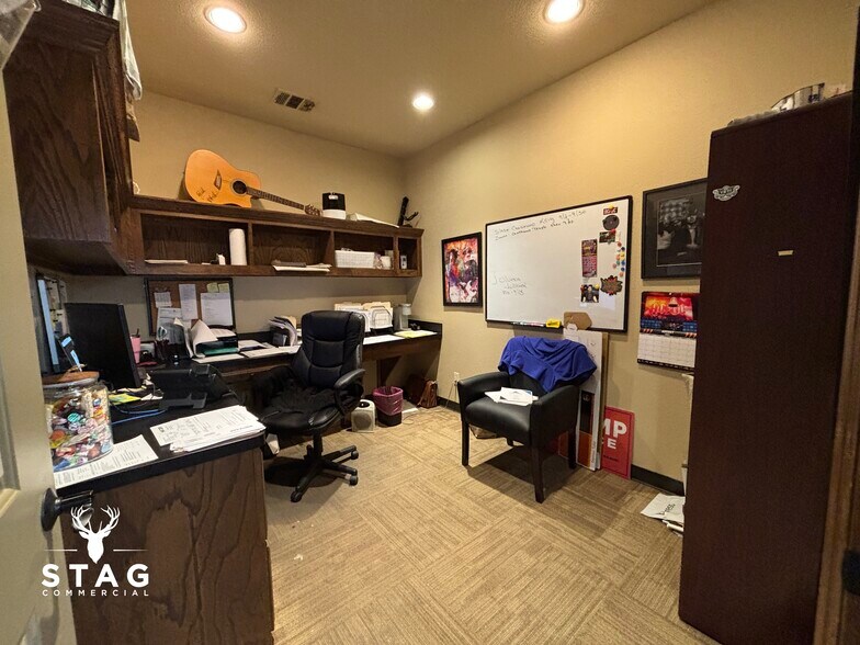 More Photos Of 7420 FM 2449, Ponder Office For Lease