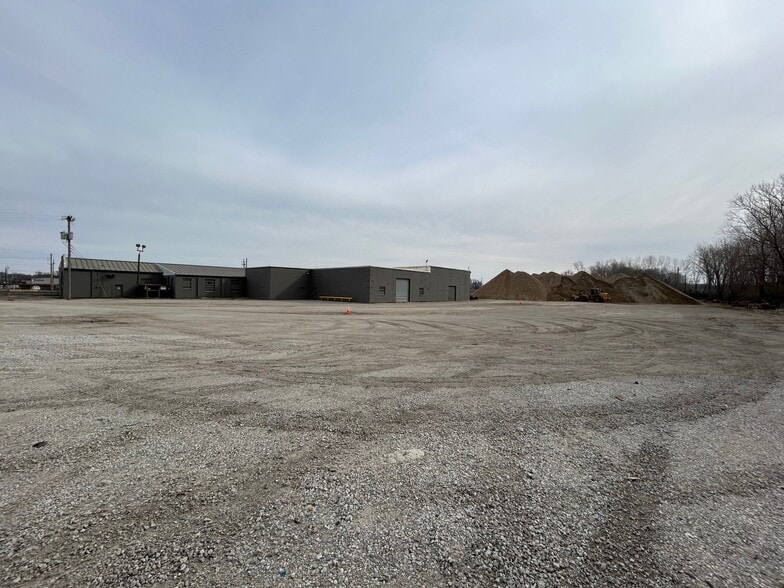 More Photos Of 1141 S 12th St, Kansas City Warehouse For Lease