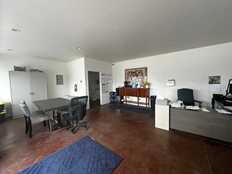 More Photos Of 321 Pitkin Ave, Grand Junction Flex For Sale