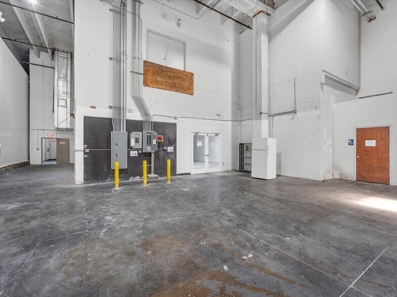 More Photos Of 2701 NW 107th Ave, Miami Refrigeration Cold Storage For Lease