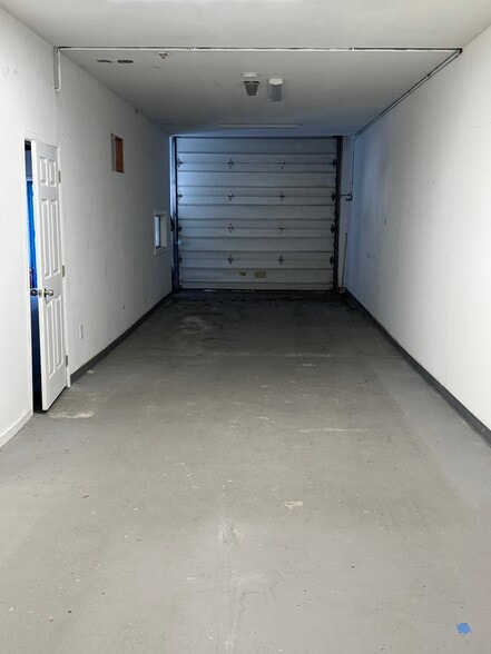 More Photos Of 130 Lenox Ave, Stamford Warehouse For Sale