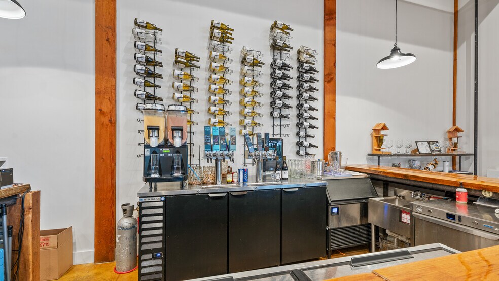 More Photos Of 100 Grand Vintners Lane, Lake Ozark Winery Vineyard For Sale