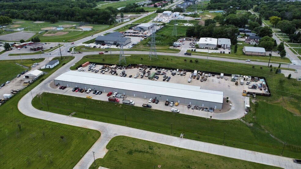 More Photos Of 5421 NW Beaver Dr, Johnston Warehouse For Lease