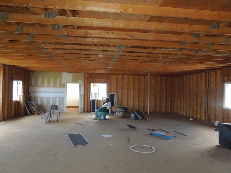 More Photos Of 619 Union Ave, Middlesex Unknown For Lease