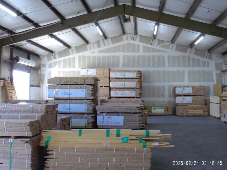 More Photos Of 566-572-3 Appleyard dr, Tallahassee Industrial For Lease